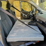 CAMA DIANTEIRA PARA CITROËN BERLINGO, PEUGEOT RIFTER/PARTNER, OPEL COMBO (2018–2024)